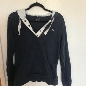 Vineyard vines sweatshirt